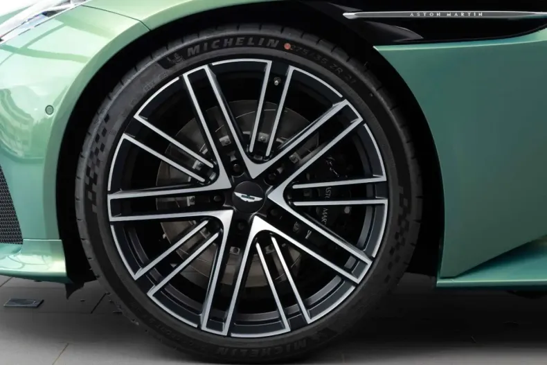 Aston Martin DB12 din 2025 cu 2.700 km - oferta AST258806 - foto 16