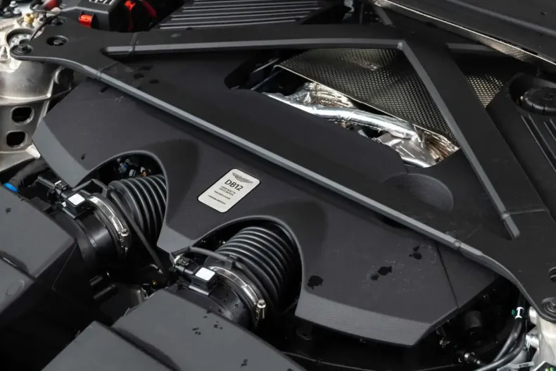Aston Martin DB12 din 2025 cu 2.700 km - oferta AST258806 - foto 20