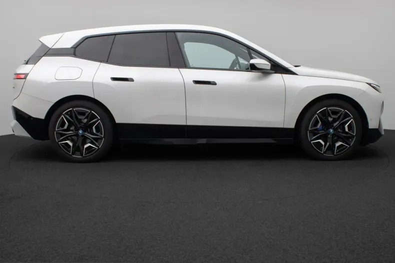 BMW iX din 2023 cu 51.850 km - oferta BMW258835 - foto 4