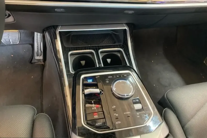 BMW i7 (Seria 7) din 2024 cu 33.100 km - oferta BMW258901 - foto 8