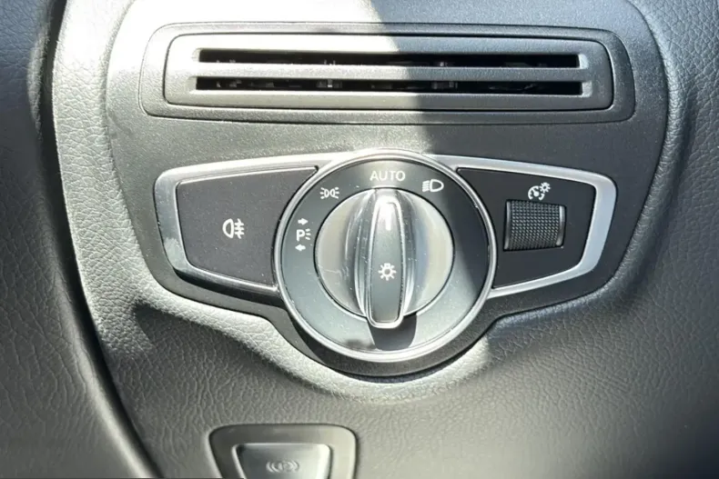 Mercedes-Benz GLC 300 (Clasa GLC) din 2021 cu 69.144 km - oferta MER258909 - foto 24
