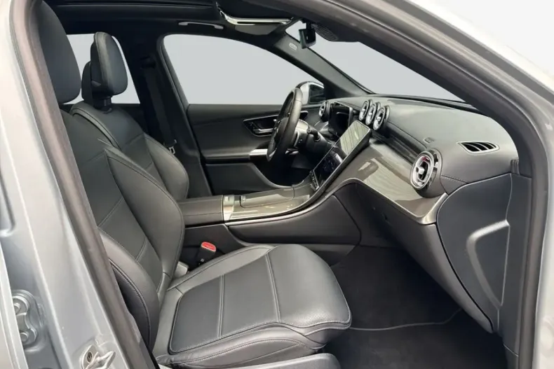 Mercedes-Benz GLC 300 (Clasa GLC) din 2025 cu 25.557 km - oferta MER258911 - foto 12
