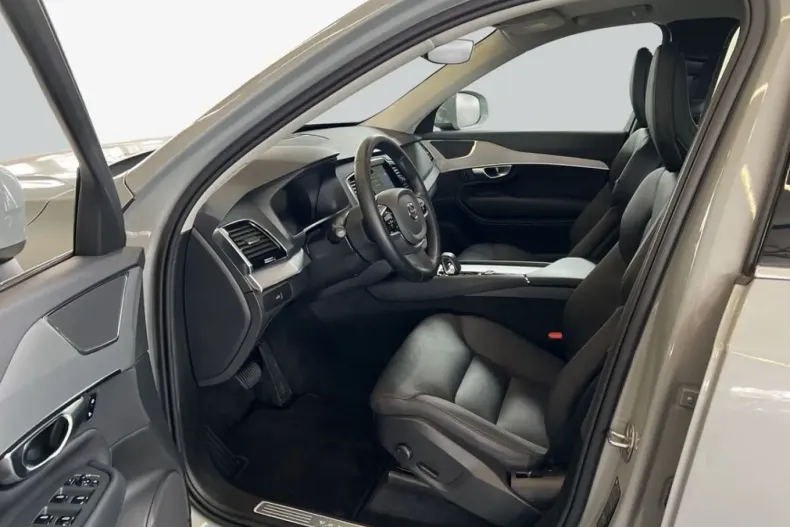Volvo XC90 din 2024 cu 24.088 km - oferta VOL258914 - foto 9