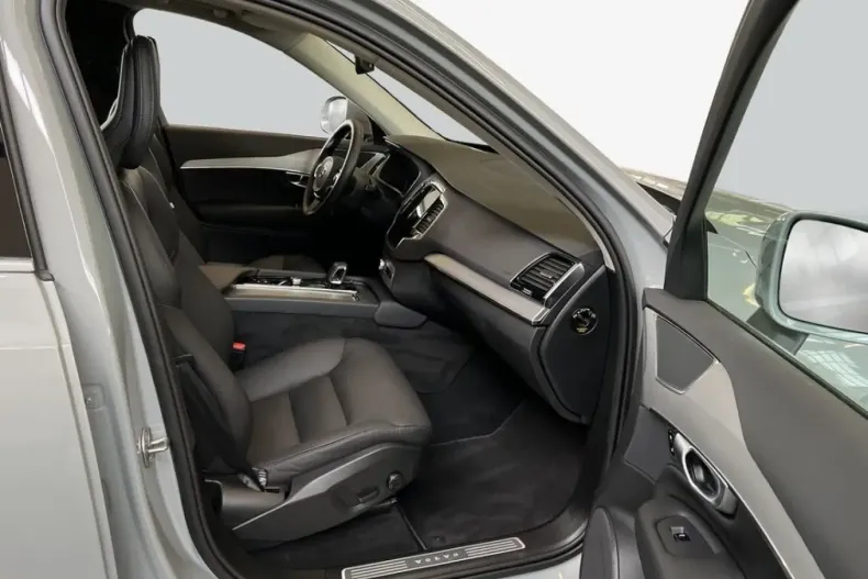 Volvo XC90 din 2024 cu 24.088 km - oferta VOL258914 - foto 12
