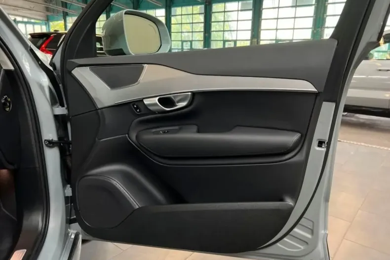 Volvo XC90 din 2024 cu 24.088 km - oferta VOL258914 - foto 20