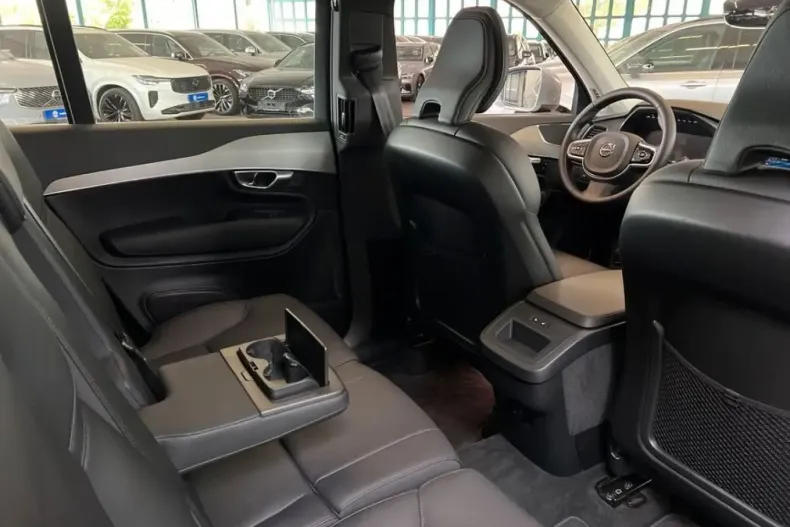 Volvo XC90 din 2024 cu 24.088 km - oferta VOL258914 - foto 22