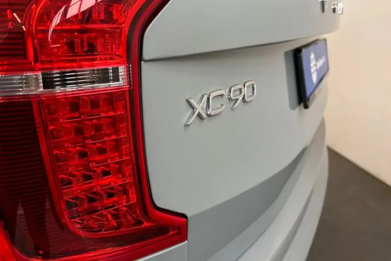 Volvo XC90 din 2024 cu 24.088 km - oferta VOL258914 - foto 31