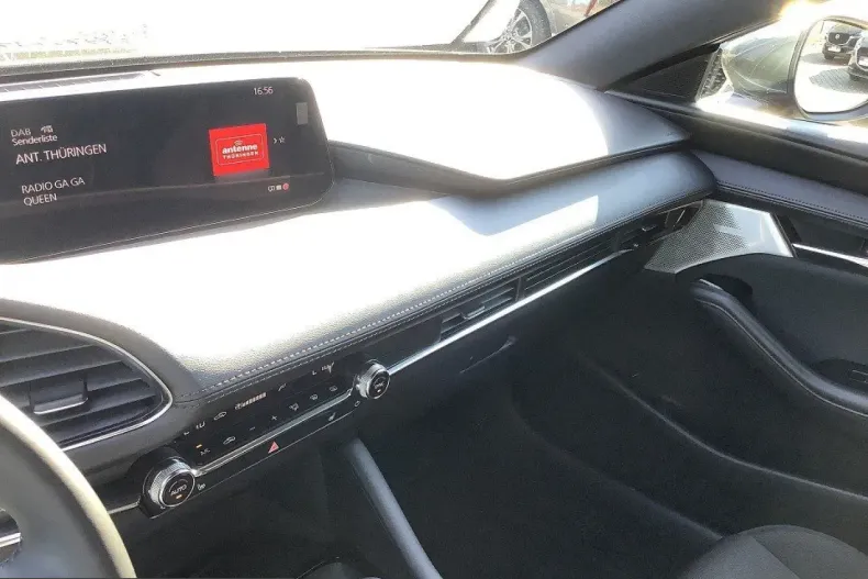 Mazda 3 din 2025 cu 12.424 km - oferta MAZ258915 - foto 18