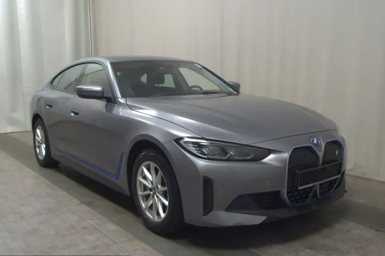 BMW i4 (Seria 4) din 2023 cu 110.368 km - oferta BMW258919 - foto 2