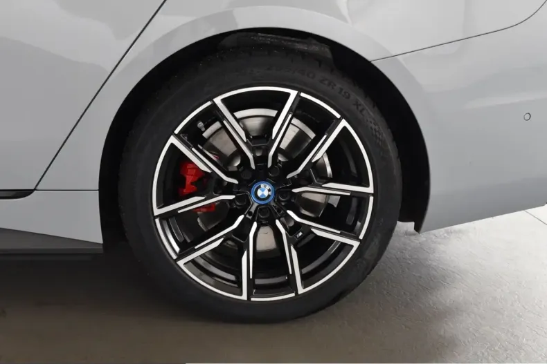 BMW i4 (Seria 4) din 2023 cu 86.452 km - oferta BMW258920 - foto 14