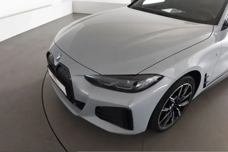 BMW i4 (Seria 4) din 2023 cu 86.452 km - oferta BMW258920 - foto 18