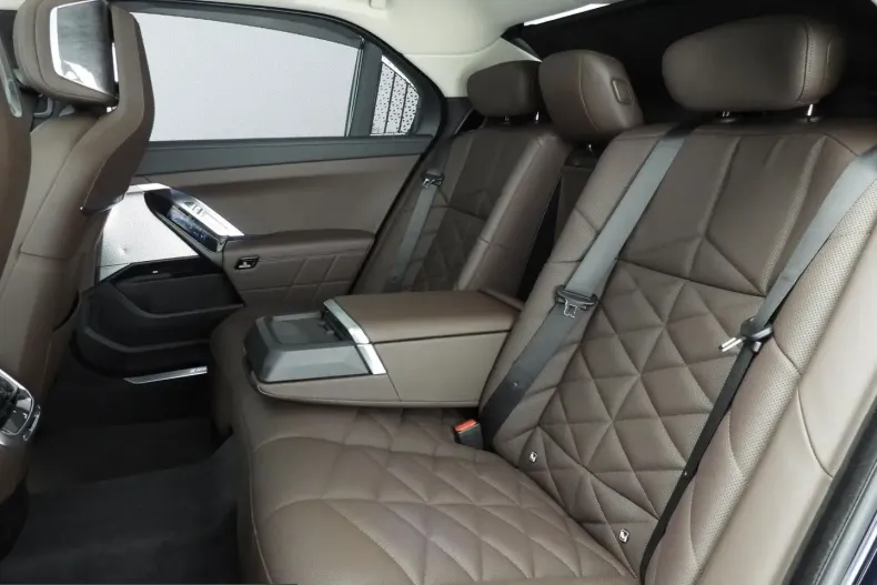 BMW i7 (Seria 7) din 2023 cu 112.000 km - oferta BMW258955 - foto 5