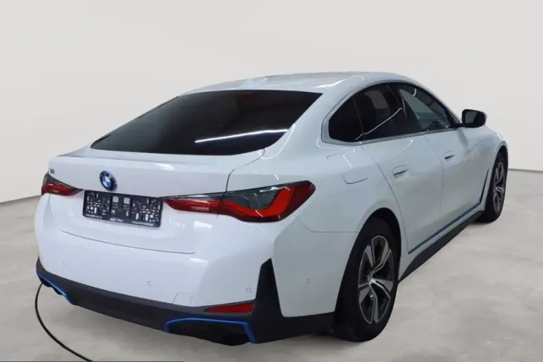 BMW i4 (Seria 4) din 2023 cu 96.648 km - oferta BMW258960 - foto 4