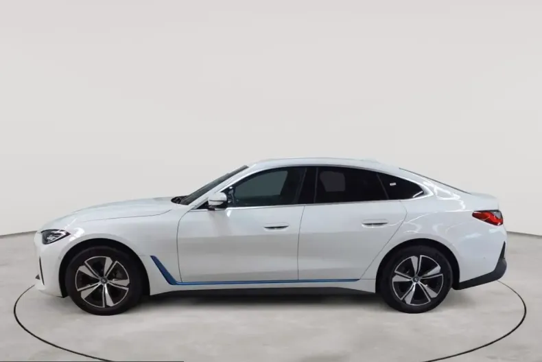 BMW i4 (Seria 4) din 2023 cu 96.648 km - oferta BMW258960 - foto 6