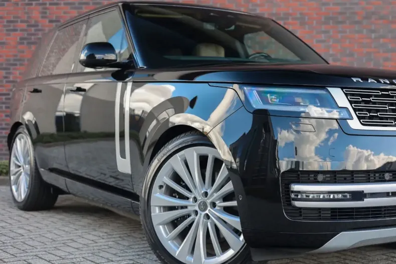 Land Rover Range Rover din 2025 cu 3.875 km - oferta LAN258971 - foto 6