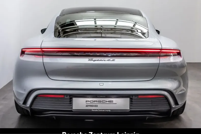 Porsche Taycan din 2024 cu 4.872 km - oferta POR258986 - foto 5