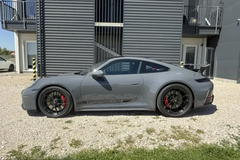 Porsche 992 din 2025 cu 7.650 km - oferta POR258987 - foto 3