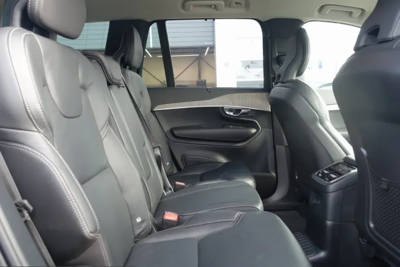 Volvo XC90 din 2022 cu 66.750 km - oferta VOL258997 - foto 9