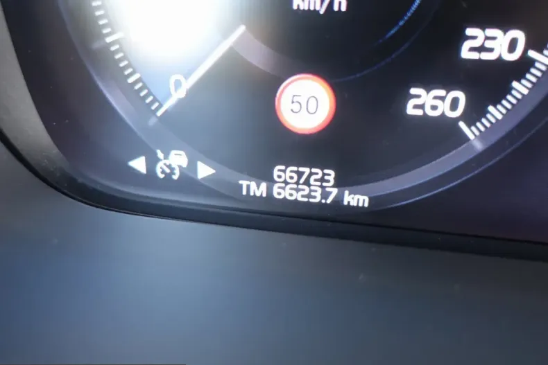 Volvo XC90 din 2022 cu 66.750 km - oferta VOL258997 - foto 15