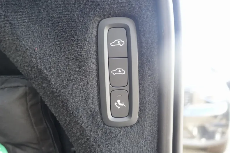 Volvo XC90 din 2022 cu 66.750 km - oferta VOL258997 - foto 29