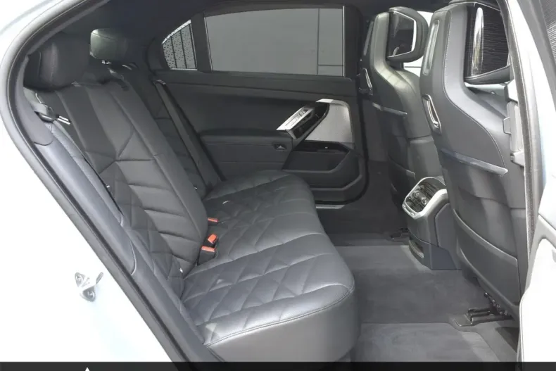 BMW 740 (Seria 7) din 2024 cu 29.900 km - oferta BMW259001 - foto 21