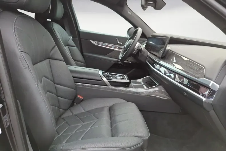 BMW 750 (Seria 7) din 2023 cu 75.910 km - oferta BMW259012 - foto 12