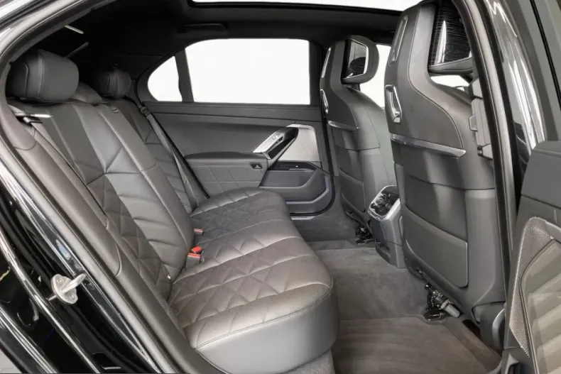 BMW 740 (Seria 7) din 2025 cu 20.000 km - oferta BMW259014 - foto 8