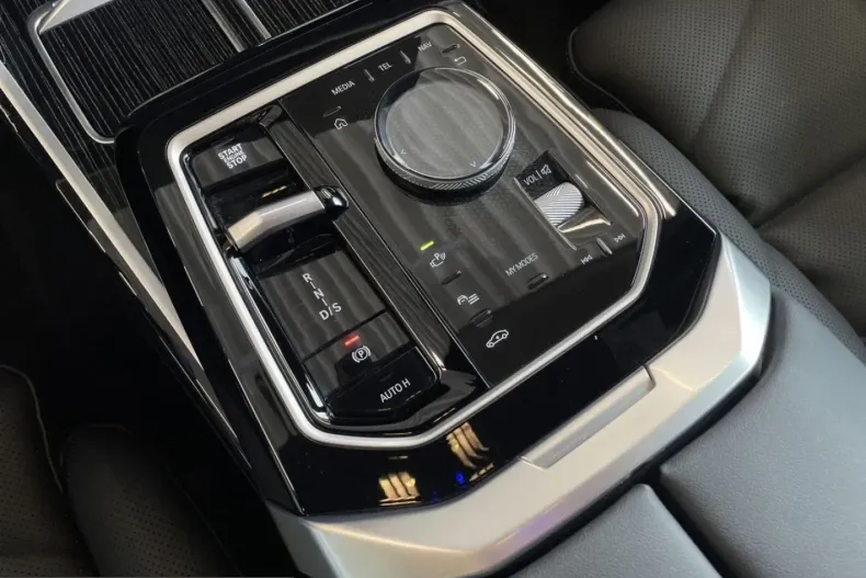 BMW 740 (Seria 7) din 2025 cu 20.000 km - oferta BMW259014 - foto 13