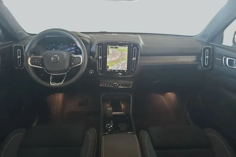 Volvo XC40 din 2023 cu 31.903 km - oferta VOL259024 - foto 8