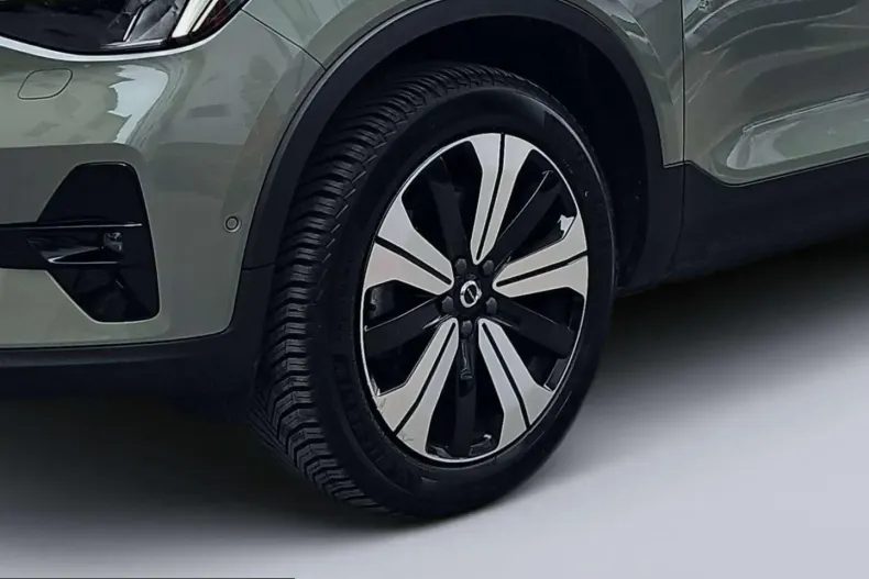 Volvo XC40 din 2023 cu 30.760 km - oferta VOL259025 - foto 6