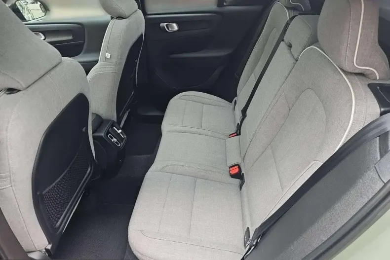Volvo XC40 din 2023 cu 30.760 km - oferta VOL259025 - foto 11