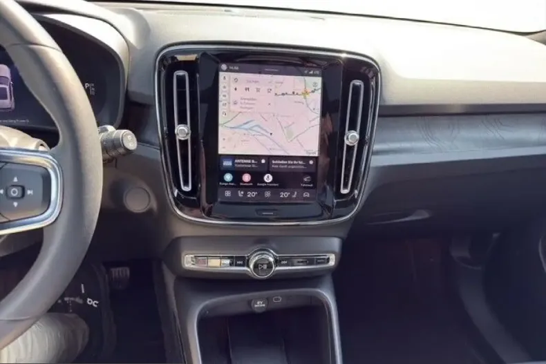 Volvo XC40 din 2023 cu 42.060 km - oferta VOL259026 - foto 25