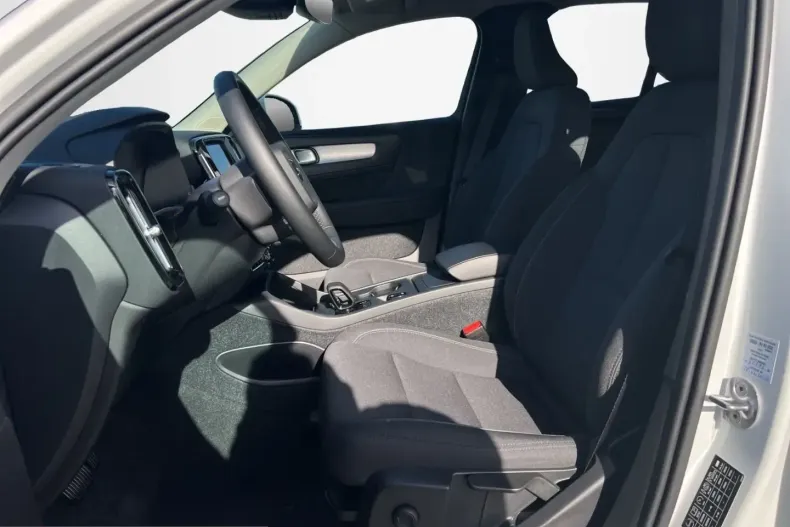 Volvo XC40 din 2023 cu 45.050 km - oferta VOL259027 - foto 10
