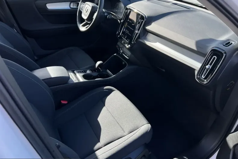 Volvo XC40 din 2023 cu 45.050 km - oferta VOL259027 - foto 11