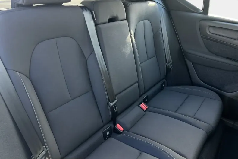 Volvo XC40 din 2023 cu 45.050 km - oferta VOL259027 - foto 12