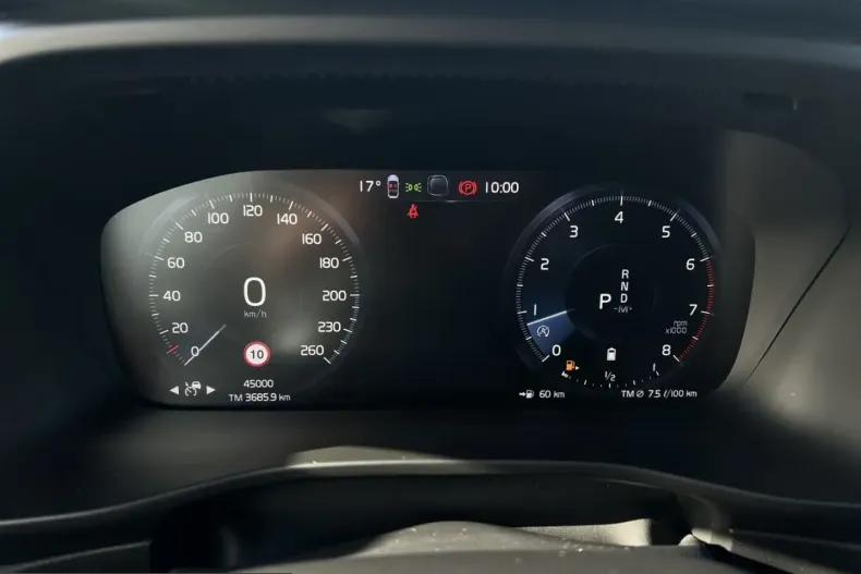 Volvo XC40 din 2023 cu 45.050 km - oferta VOL259027 - foto 16