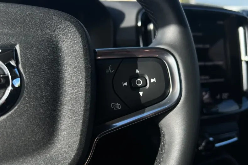 Volvo XC40 din 2023 cu 45.050 km - oferta VOL259027 - foto 27