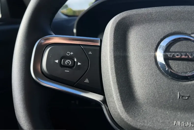 Volvo XC40 din 2023 cu 45.050 km - oferta VOL259027 - foto 28