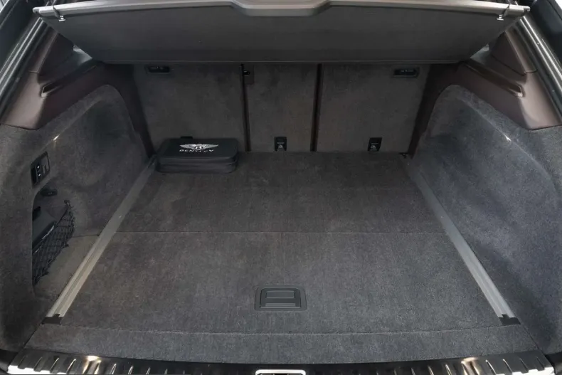 Bentley Bentayga din 2025 cu 8.900 km - oferta BEN259038 - foto 24