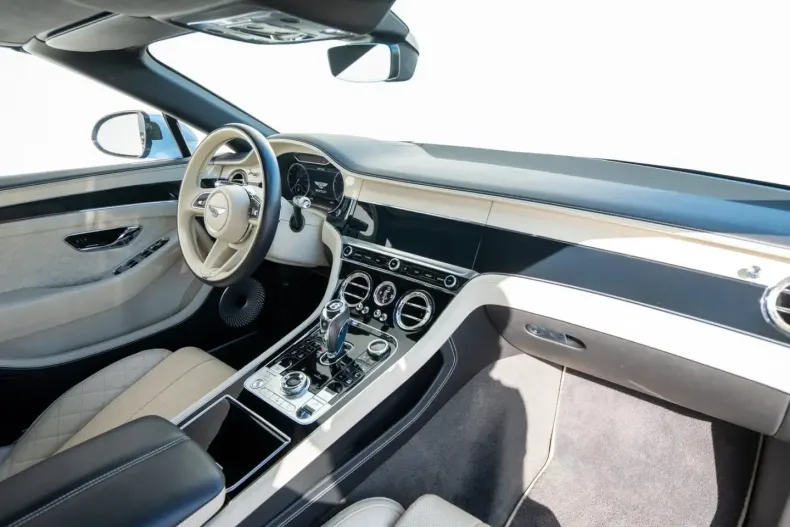 Bentley Continental GTC din 2022 cu 56.239 km - oferta BEN259039 - foto 46
