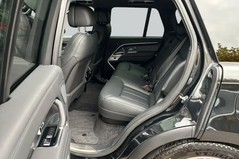 Land Rover Range Rover din 2025 cu 16.527 km - oferta LAN259047 - foto 5