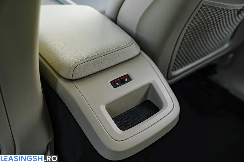 Volvo XC60 din 2022 cu 59.700 km - oferta VOL259052 - foto 8