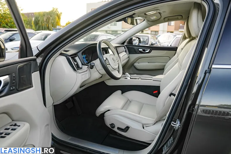 Volvo XC60 din 2022 cu 59.700 km - oferta VOL259052 - foto 14