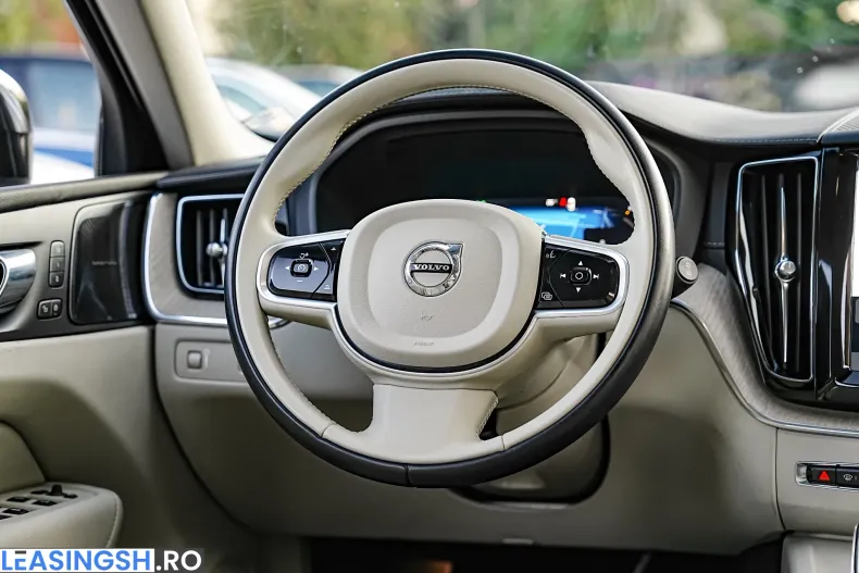 Volvo XC60 din 2022 cu 59.700 km - oferta VOL259052 - foto 23