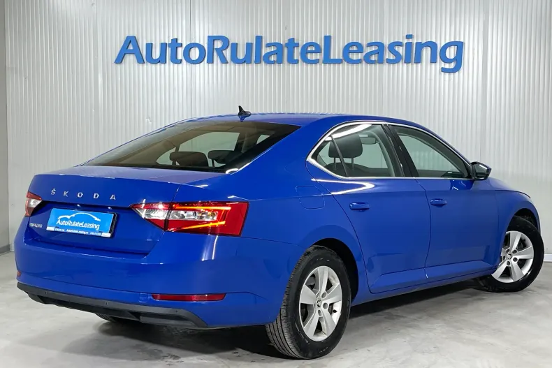 Skoda Superb din 2023 cu 35.167 km - oferta SKO259067 - foto 3