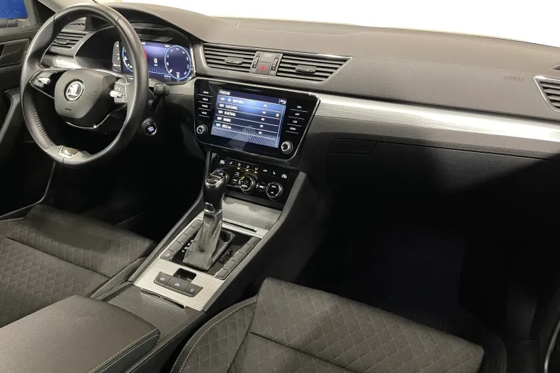 Skoda Superb din 2023 cu 35.167 km - oferta SKO259067 - foto 8