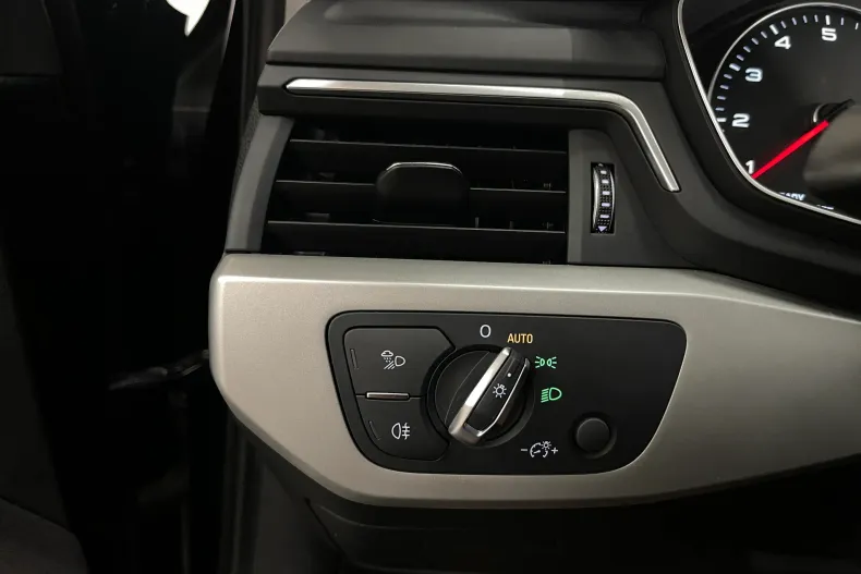 Audi A4 din 2022 cu 63.994 km - oferta AUD259070 - foto 25