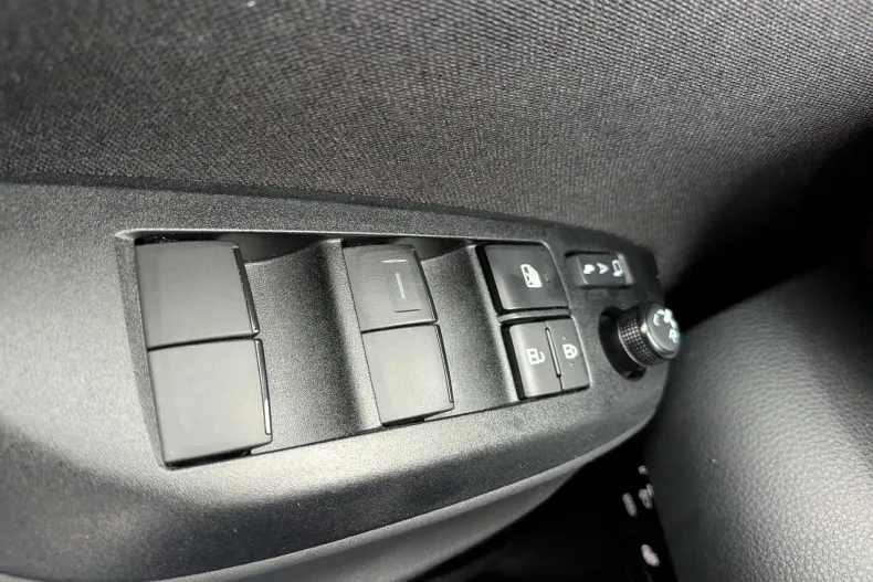 Toyota Yaris din 2026 cu 7.100 km - oferta TOY259086 - foto 12