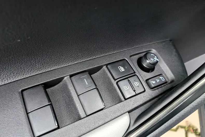 Toyota Corolla Cross din 2026 cu 5.900 km - oferta TOY259088 - foto 14