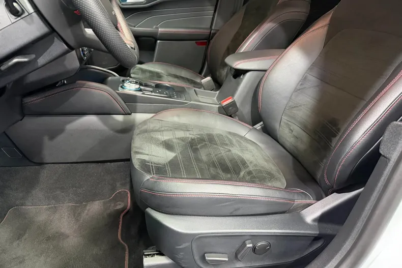 Ford Kuga din 2023 cu 54.370 km - oferta FOR259090 - foto 19